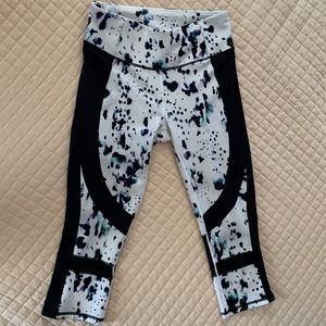 CALIA by Carrie Underwood leggings